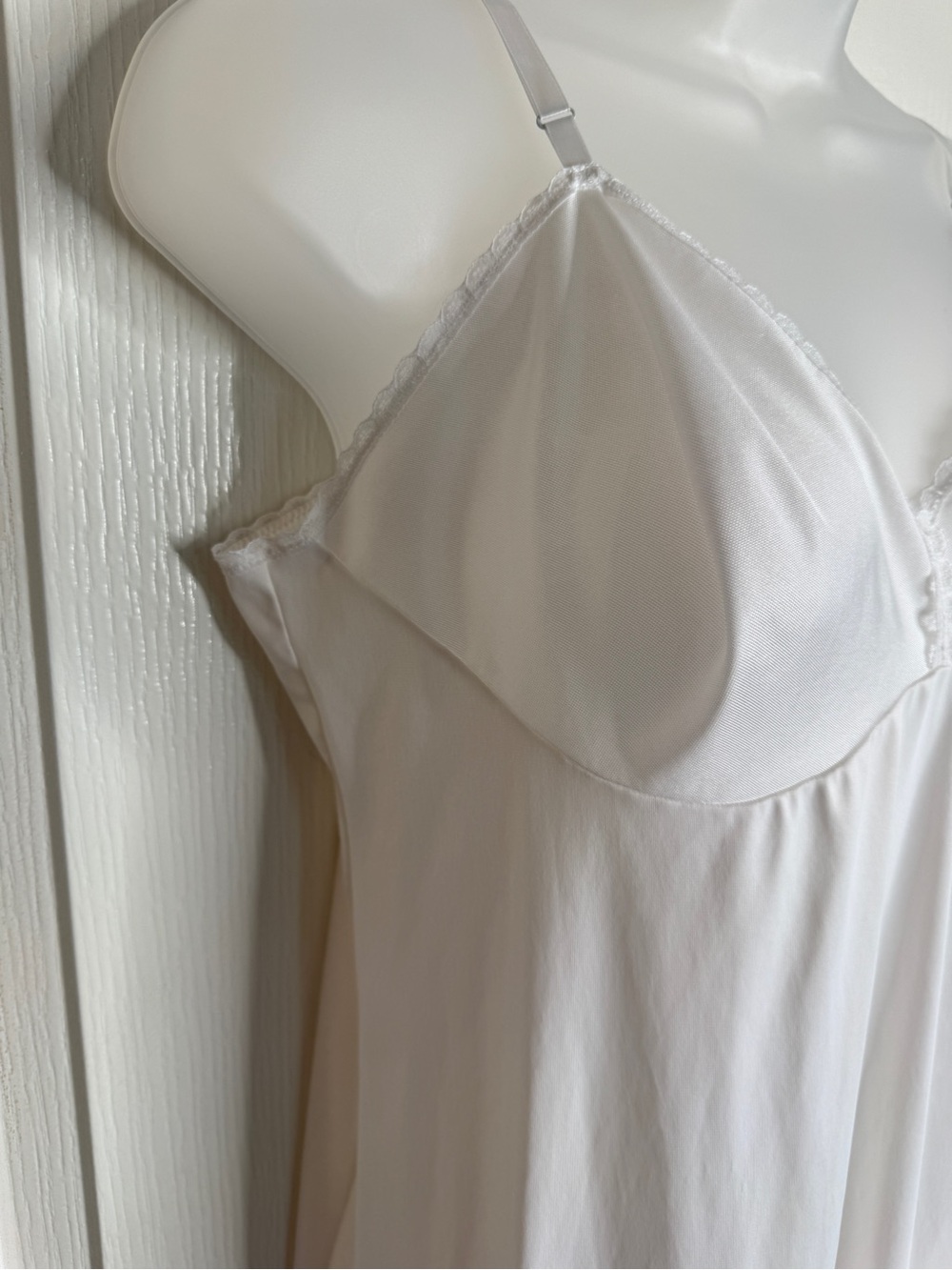 Vintage Vanity Fair Women’s White Maxi Nylon Tricot Adjust Strap Slip USA 38LL - Picture 3 of 12